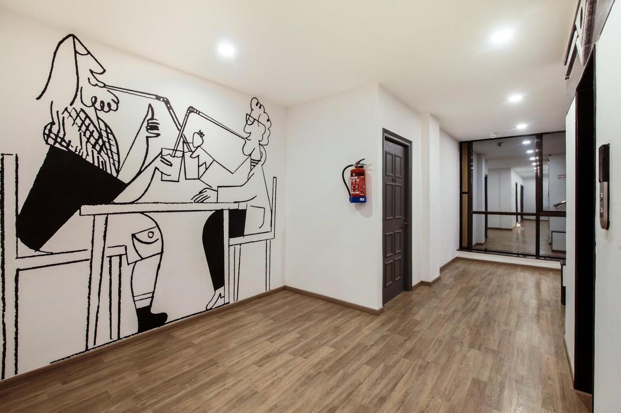 Townhouse West Near Udyog Nagar Metro Station 3*