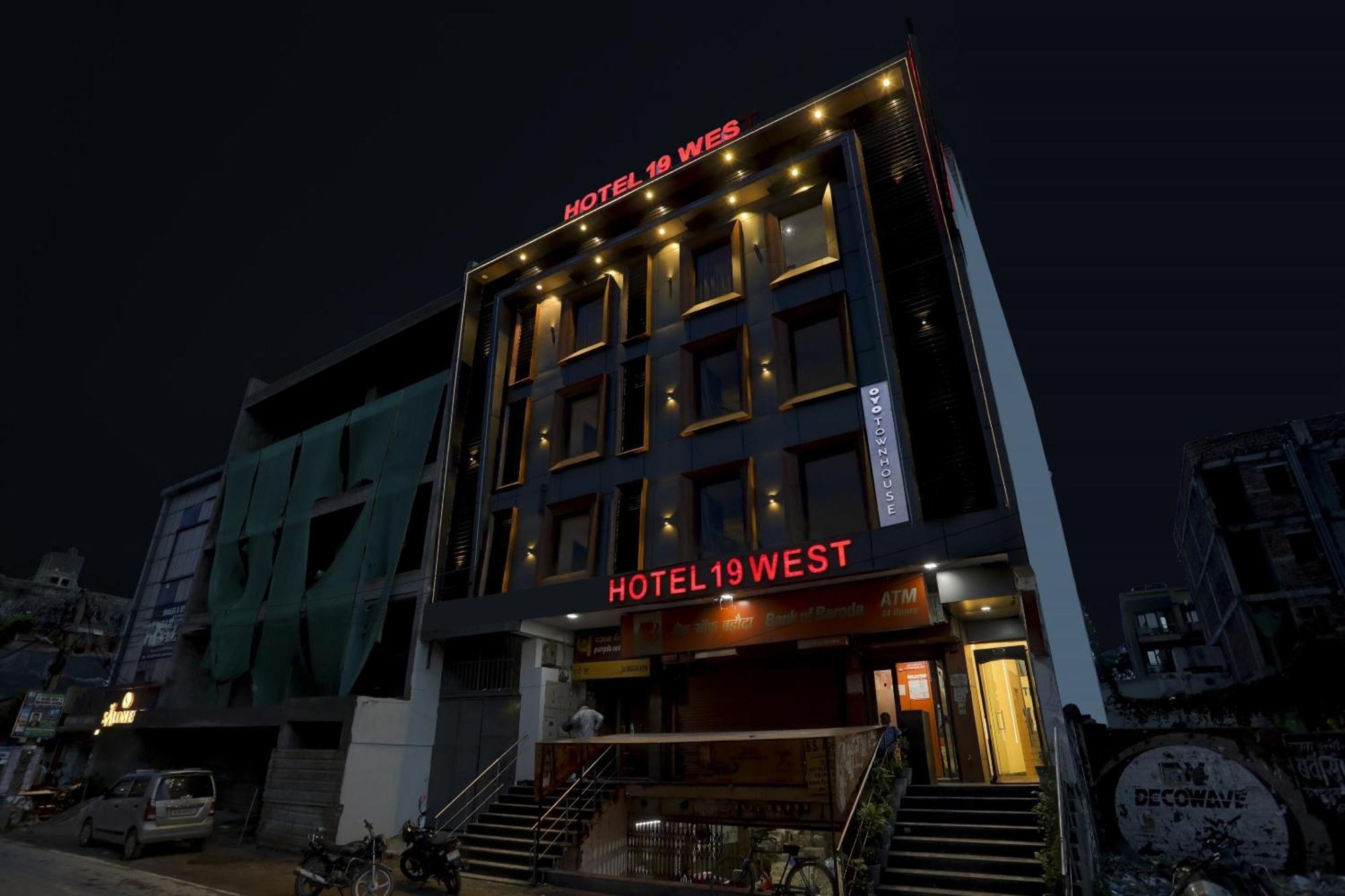 Townhouse West Near Udyog Nagar Metro Station 3* New Delhi