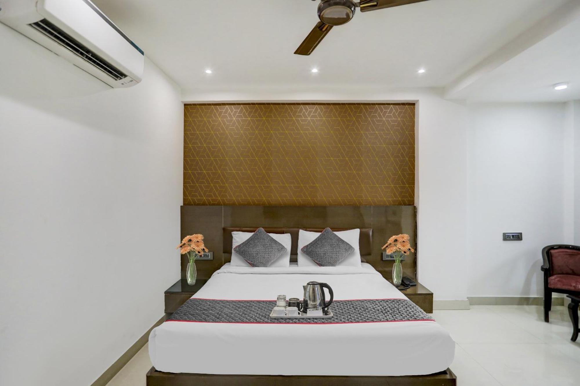 Townhouse West Near Udyog Nagar Metro Station