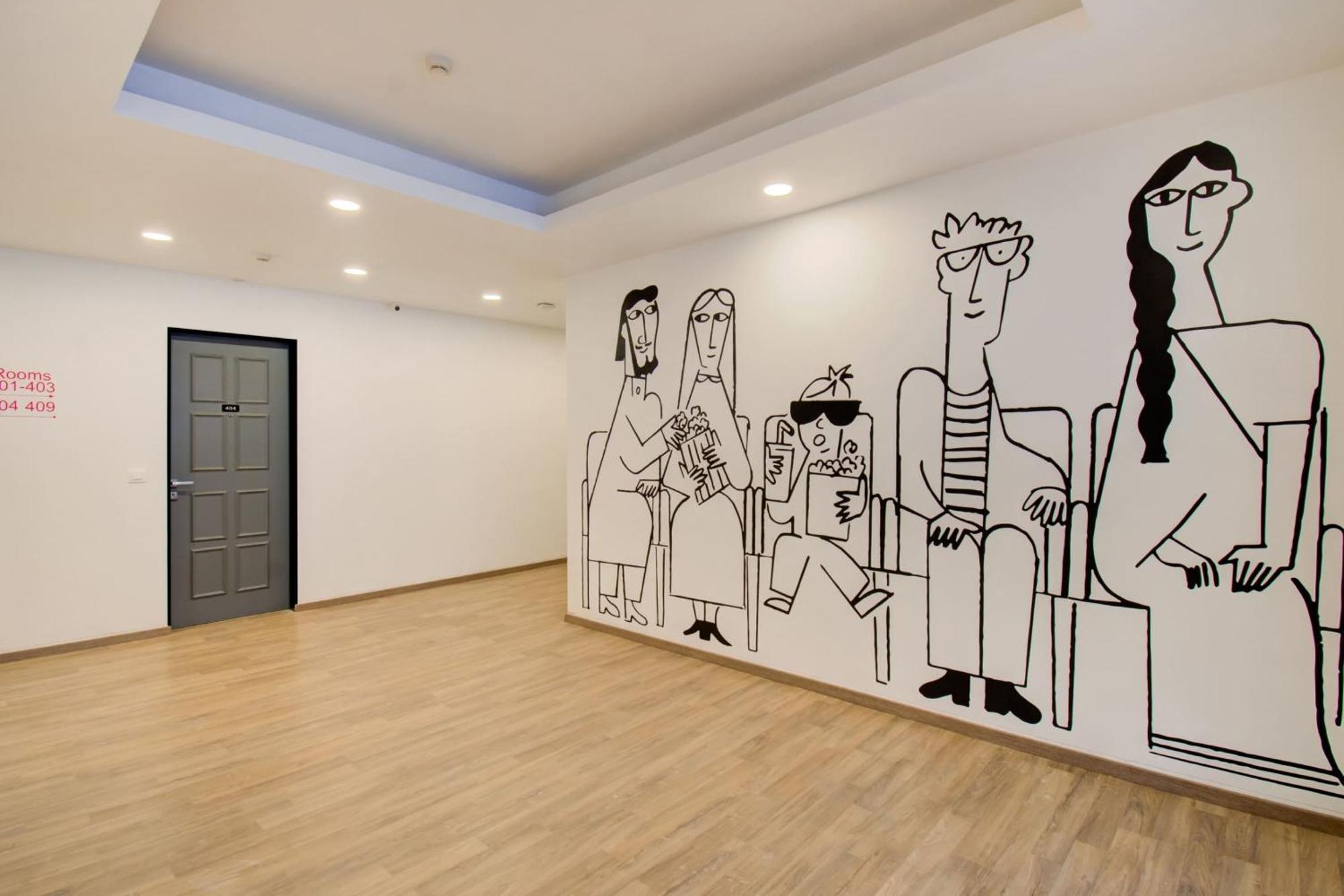 Townhouse West Near Udyog Nagar Metro Station Hotel 3*