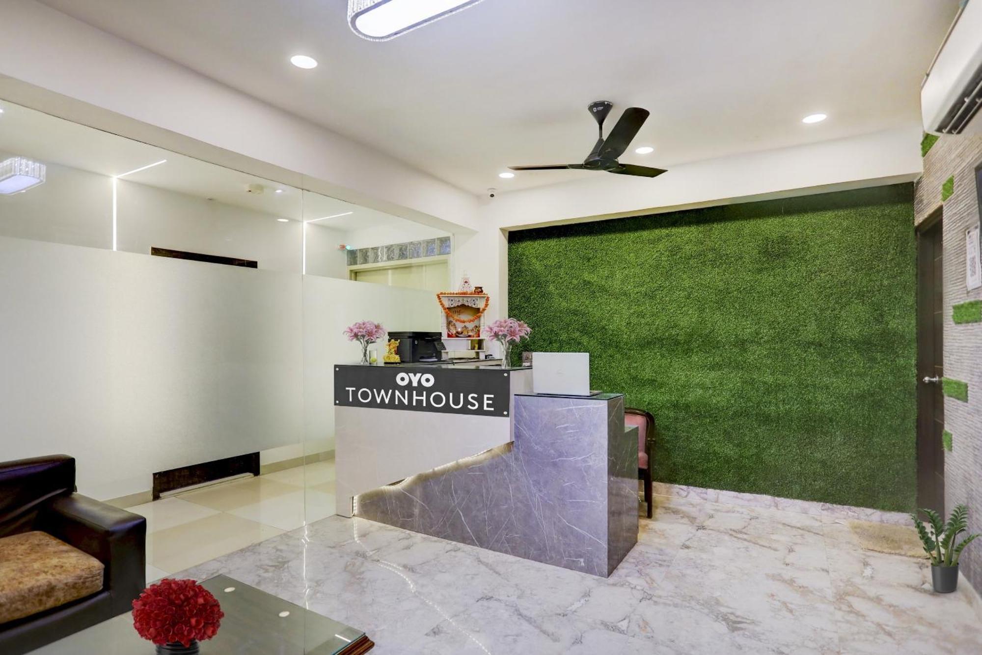 Townhouse West Near Udyog Nagar Metro Station New Delhi